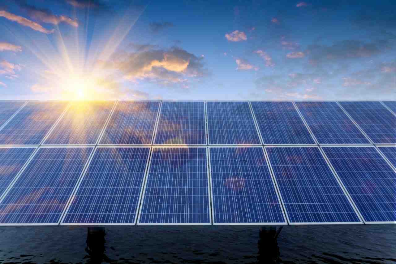 What are 5 advantages of solar energy?