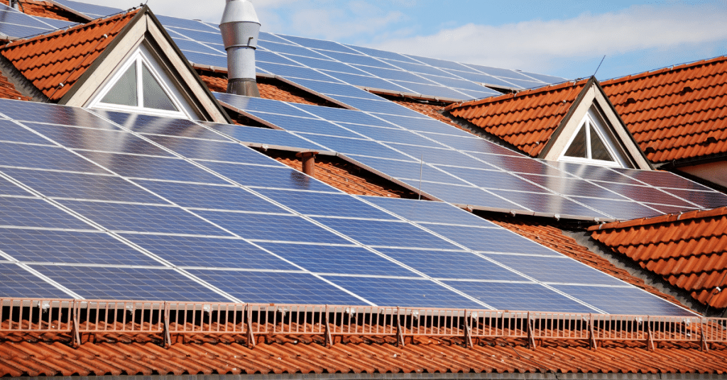 Are houses with solar panels harder to sell?