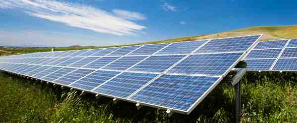 What are 2 disadvantages bad things of solar power?
