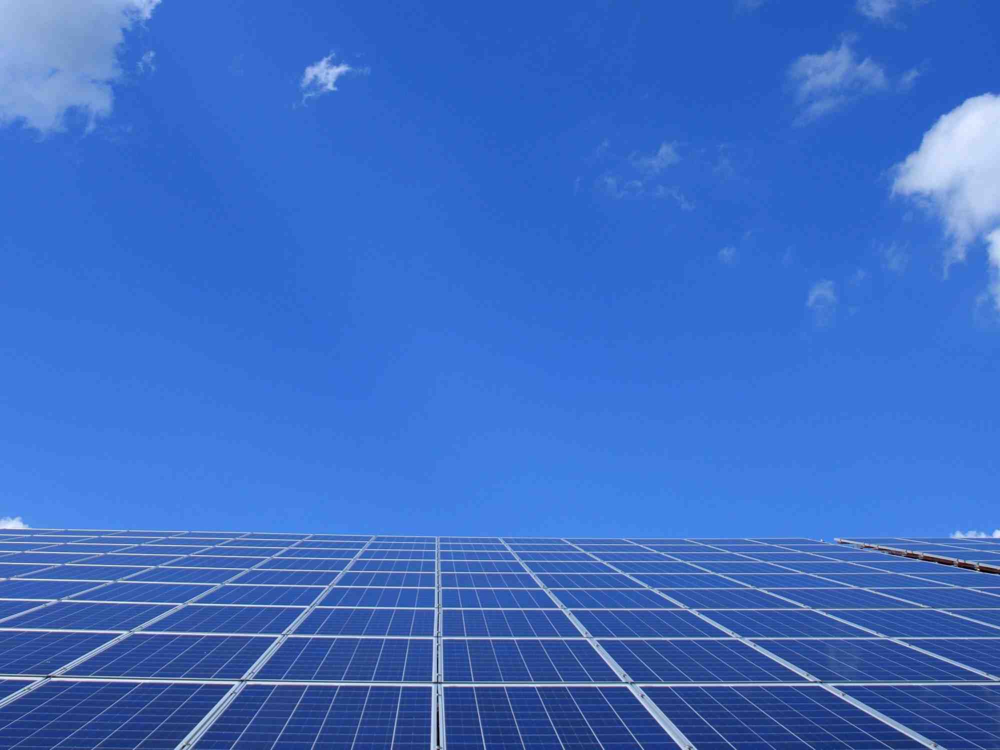 What are the 2 main disadvantages to solar energy?